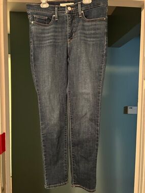Levi's Women's Skinny Jeans - Medium Dark Blue Wash
